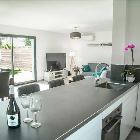 La Holiday home Six-Fours-les-Plages